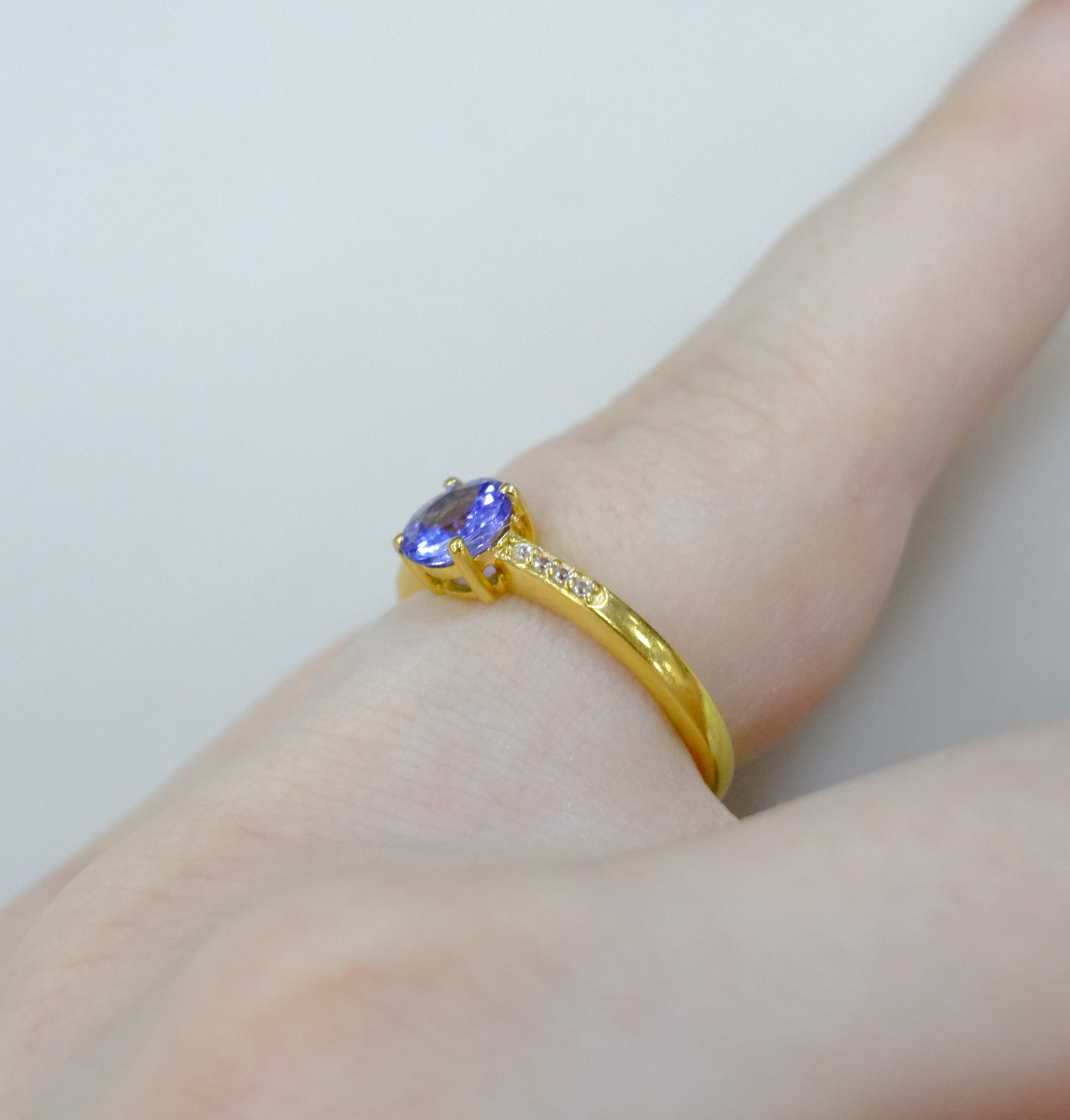 Серебряное кольцо с танзанитом